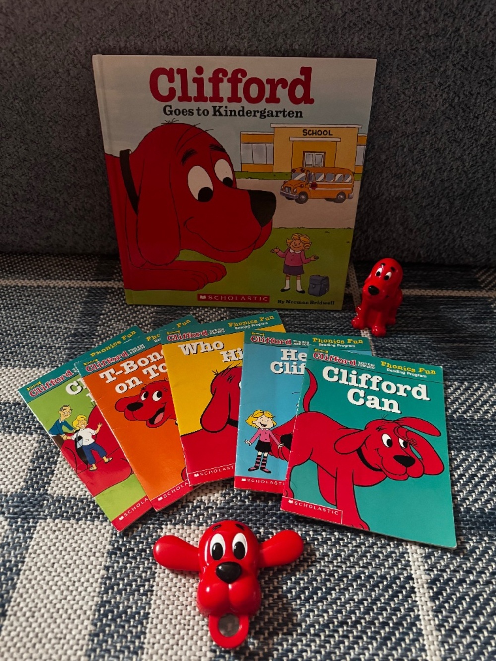 Vintage Clifford Phonics Set | Book Bundle with Figurines!